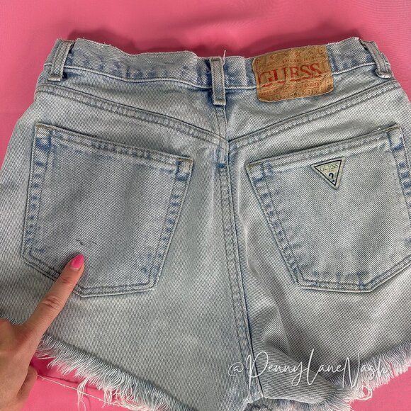 Vintage Guess Frayed Hem Jean Shorts Lightwash Size 29 - Picture 6 of 7